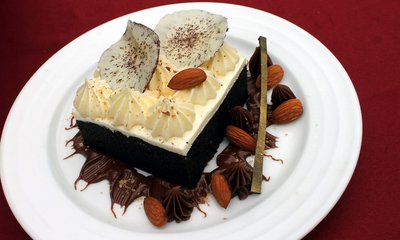 ಬಾದಾಮಿ ಚಾಕೊಲೇಟ್ ಕೇಕ್