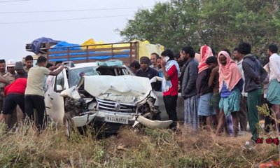 ನಿಯಂತ್ರಣ ತಪ್ಪಿ ಕಾರು ಪಲ್ಟಿ, ಒಂದೇ ಕುಟುಂಬದ ಮೂವರು ಸಾವು