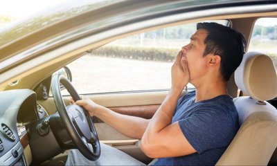 ಕಾರ್‌ ವೇಗವಾಗಿ ಚಲಾಯಿಸುತ್ತ ನಿದ್ರಿಸಿದ ಚಾಲಕ