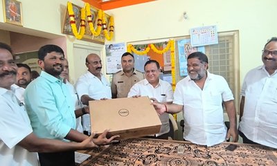 ಸರ್ಕಾರಿ ಶಾಲೆಗಳಿಗೆ ಲ್ಯಾಪ್ ಟಾಪ್, ಕಂಪ್ಯೂಟರ್ ಗಳ ವಿತರಣೆ