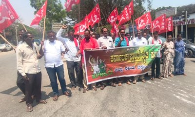 ಯುದ್ಧ ನಿಲ್ಲಿಸಲು ಆಗ್ರಹಿಸಿ ನಗರದಲ್ಲಿ ಪ್ರತಿಭಟನೆ