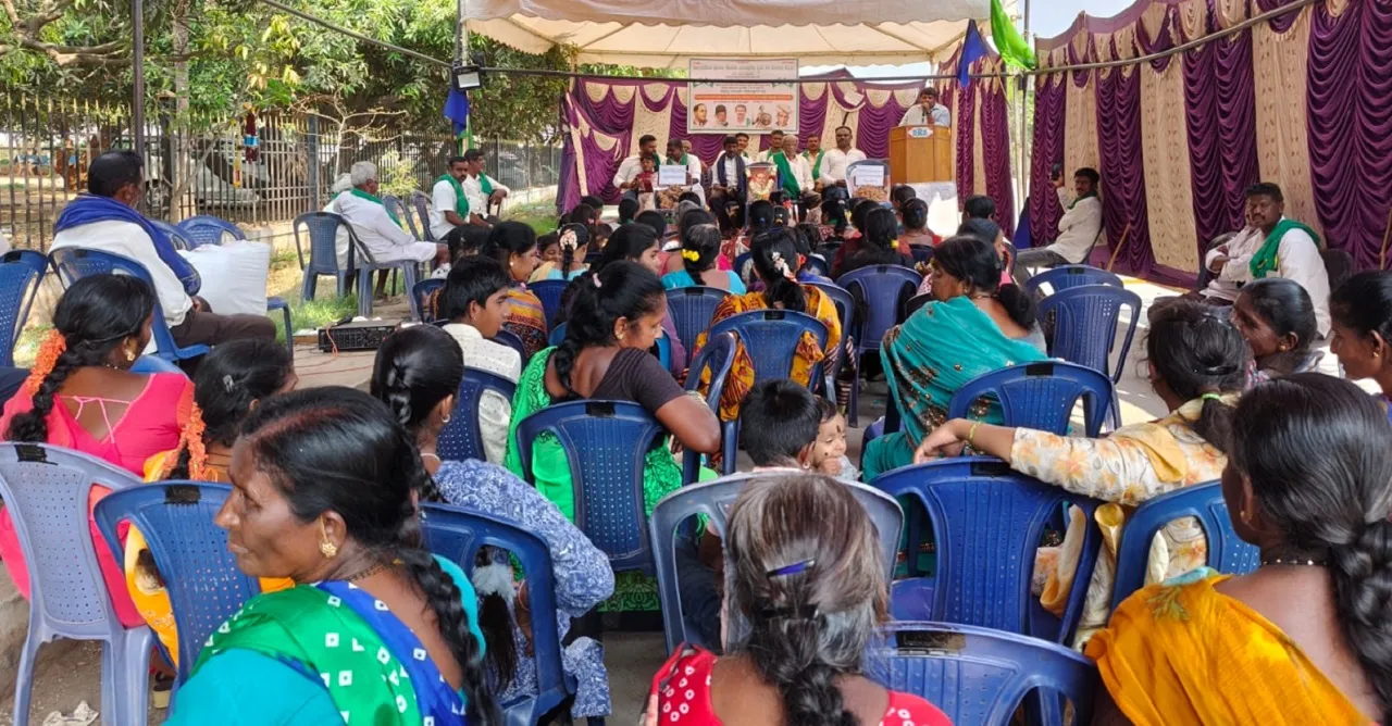 Chikkaballapur News: ಕೈಗಾರಿಕೆಗೆ ಭೂಮಿ ಕೊಡಲು ರೈತರು ಸಿದ್ಧ ಸರಕಾರ ಮುಂದಾಗುತ್ತಿಲ್ಲ: ಪ್ರತಿಭಟನಾಕಾರರ ಆಕ್ರೋಶ