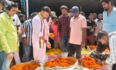 ಹೂವಿನ ಮಾರುಕಟ್ಟೆಗೆ ಸಂಸದ ಡಾ.ಕೆ.ಸುಧಾಕರ್ ಭೇಟಿ