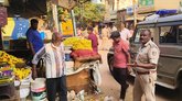 ಸುಗಮ ಸಂಚಾರಕ್ಕೆ ಅಡ್ಡಲಾಗಿದ್ದ ಅಂಗಡಿಗಳ ತೆರವು