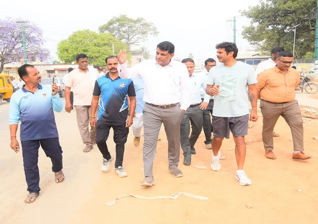 Chikkaballapur News: ಬಜಾರ್ ರಸ್ತೆ ಮತ್ತು ಗಂಗಮ್ಮಗುಡಿ ರಸ್ತೆ ಅಭಿವೃದ್ದಿಪಡಿಸಲು ಸಜ್ಜಾದ ಜಿಲ್ಲಾಡಳಿತ: ಜಿಲ್ಲಾಧಿಕಾರಿ ಜಿ.ಪ್ರಭು