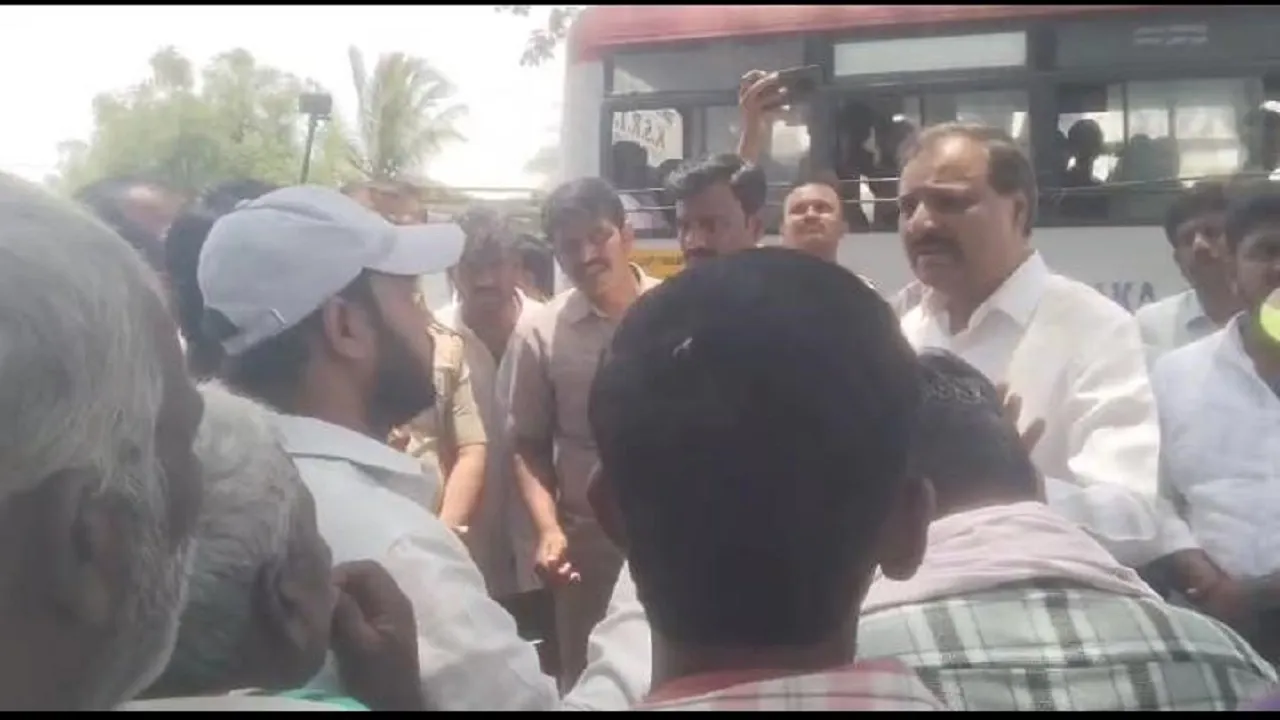 MLA K.H. Puttaswamy Gowda: ಶಾಸಕ ಕೆ.ಎಚ್.ಪುಟ್ಟಸ್ವಾಮಿ ಗೌಡರಿಂದ ಮಲ್ಲೇನಹಳ್ಳಿ ಗ್ರಾಮಸ್ಥರಿಗೆ ಅಭಯ