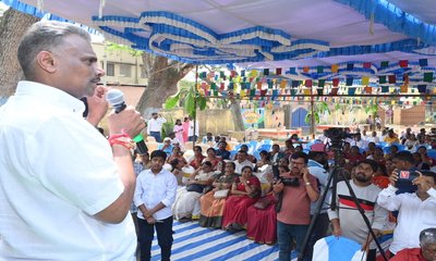 ವಿದ್ಯಾರ್ಥಿಗಳ ಜೀವನ ರೂಪಿಸಿದ ಗುರುಗಳ ಋಣ ತೀರಿಸಲಾಗದು