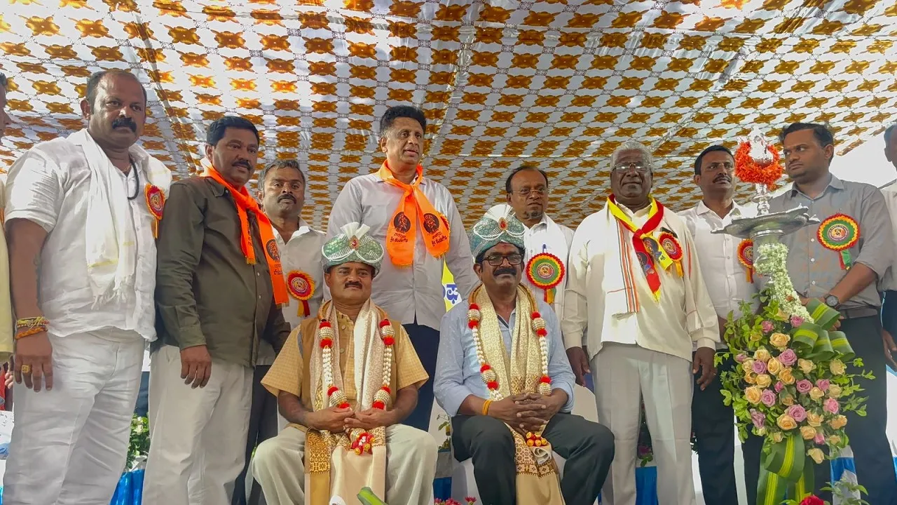 MLA Dr.M.C.Sudhakar: ಕೆಂಪೇಗೌಡ ಜಯಂತಿ ಆಚರಣೆ: ಪಕ್ಷಾತೀತವಾಗಿ ಪಾಲ್ಗೊಂಡ ನಾಗರಿಕರಿಗೆ ಶಾಸಕ ಡಾ.ಎಂ.ಸಿ. ಸುಧಾಕರ್ ಶ್ಲಾಘನೆ