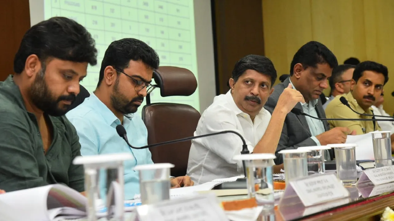 ಕ್ಷೇತ್ರದ ಆರೋಗ್ಯ, ಶಿಕ್ಷಣ, ರಸ್ತೆ ಸುರಕ್ಷತೆ, ಆಡಳಿತ, ಬರ ಪರಿಹಾರ ಸೇರಿ ಅಭಿವೃದ್ಧಿ ಅಜೆಂಡಾ ಮುಂದಿಟ್ಟ ಶಾಸಕ; ಉಸ್ತುವಾರಿ ಸಚಿವರಿಂದ ಬೇಡಿಕೆ ಈಡೇರಿಕೆಯ ಭರವಸೆ