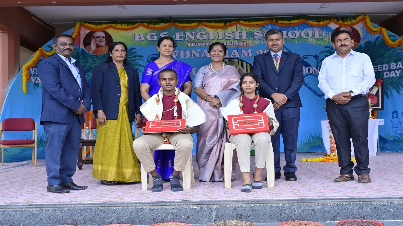 ಮಹಾಸ್ವಾಮೀಜಿಯವರ ಜನ್ಮದಿನದ ಅಂಗವಾಗಿ ವಿಜ್ಞಾನ ಪ್ರದರ್ಶನ, ವೃಕ್ಷ ವಂದನೆ ಹಾಗೂ 2 ಸಾವಿರಕ್ಕೂ ಅಧಿಕ ಸೀಡ್ ಬಾಲ್ ತಯಾರಿಕೆ