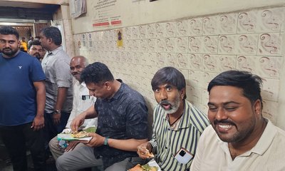 ಸಾಮಾನ್ಯರಂತೆ ಹೋಟೆಲ್‌ನಲ್ಲಿ ಕುಳಿತು ದೋಸೆ ಸವಿದ ಸಚಿವ !
