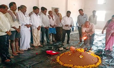 ರಾಗಿ ಖರೀದಿ ಕೇಂದ್ರಕ್ಕೆ ಸಂಪ್ರದಾಯಬದ್ದ ಚಾಲನೆ