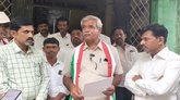 ಶೇಂಗಾ ಬೀಜದಲ್ಲಿ ಭಾರೀ ಅಕ್ರಮ ಎಂದು ಆರೋಪ: ಪ್ರತಿಭಟನೆ