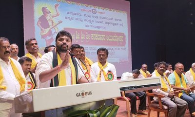 ತಿಮಿಂಗಿಲಗಳ ನಡುವೆ ಈಜುತ್ತಿದ್ದೇನೆ ಸಾಧ್ಯವಾದಲ್ಲಿ ಕಾಪಾಡಿಕೊಳ್ಳಿ