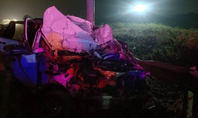 ಓವರ್‌ಟೇಕ್‌ ಮಾಡುವಾಗ ಲಾರಿಗೆ ಕಾರು ಡಿಕ್ಕಿ, ಇಬ್ಬರು ಸಾವು