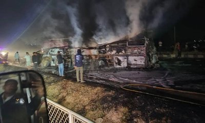 ಸ್ಲೀಪರ್‌ ಬಸ್‌ ಬೆಂಕಿಗಾಹುತಿ: 17 ಪ್ರಯಾಣಿಕರು ಸಜೀವ ದಹನ, ನಡೆದದ್ದೇನು?