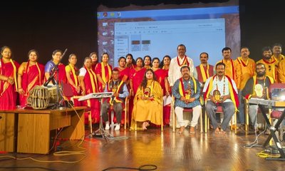 ಹಳದಿ -– ಕೆಂಪುಬಣ್ಣದ ವಸ್ತ್ರಗಳೊಂದಿಗೆ ವೈಭವದ ಕನ್ನಡ ರಾಜ್ಯೋತ್ಸವ ಆಚರಣೆ