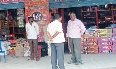 ವರುಣನ ಕಾಟಕ್ಕೆ ಪಟಾಕಿ ಮಾರಾಟ ಠುಸ್‌ !