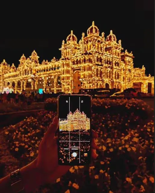 Mysuru Dasara 2025: 3 ಸಾವಿರ ಅತ್ಯಾಕರ್ಷಕ ಡ್ರೋನ್‌ ಪ್ರದರ್ಶನ; ಗಿನ್ನೆಸ್‌ ದಾಖಲೆ ಬರೆದ ಈ ಬಾರಿಯ ದಸರಾ - Image 1