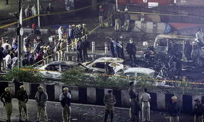 ಸ್ಫೋಟಕ್ಕೂ ಮುನ್ನ ದೆಹಲಿಯಲ್ಲಿ ಸುತ್ತಾಡಿದ್ದ ಕಾರು, ಸಿಸಿಟಿವಿ ದೃಶ್ಯ ಲಭ್ಯ