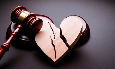 17 ವರ್ಷಗಳ ಕಾನೂನು ಹೋರಾಟದ ನಂತರ ಬೇರೆ-ಬೇರೆಯಾದ ಪತಿ-ಪತ್ನಿ