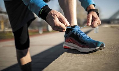 ವಾಕಿಂಗ್ ಹೋಗುವಾಗ ಇಂತಹ ಪಾದರಕ್ಷೆ ಬಳಸಿ!