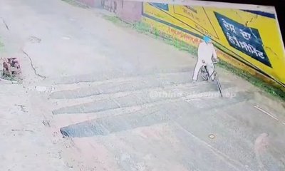 ವೃದ್ಧನ ಮೇಲೆ ಕುಸಿದು ಬಿದ್ದ ಗೋಡೆ- ವಿಡಿಯೊ ನೋಡಿ