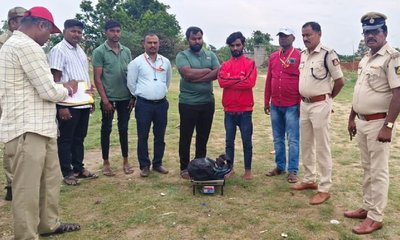 ಅಕ್ರಮ ಗಾಂಜಾ ಮಾರಾಟ ಇಬ್ಬರನ್ನು ಬಂಧಿಸಿದ ಪೊಲೀಸರು