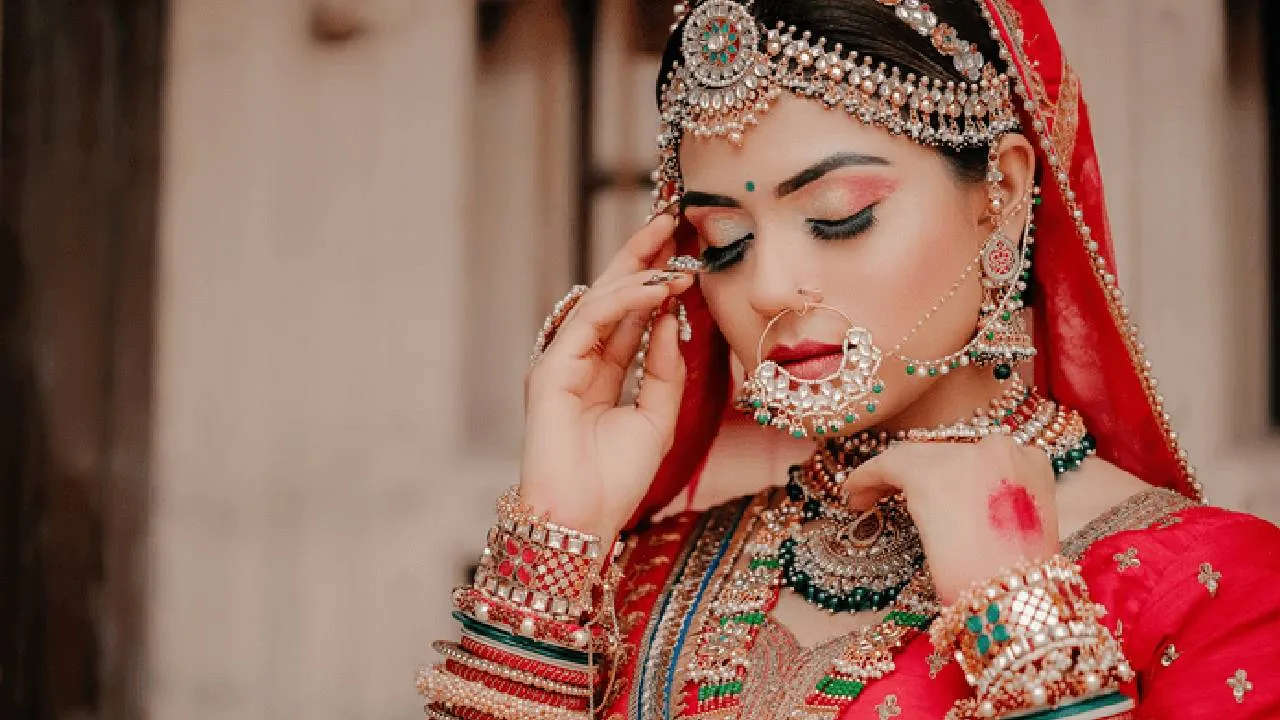 Gold price today on 19th November 2025: ಚಿನ್ನದ ದರದಲ್ಲಿ ಮತ್ತೆ ಏರಿಕೆ; ಇಂದಿನ ರೇಟ್‌ ಚೆಕ್‌ ಮಾಡಿ