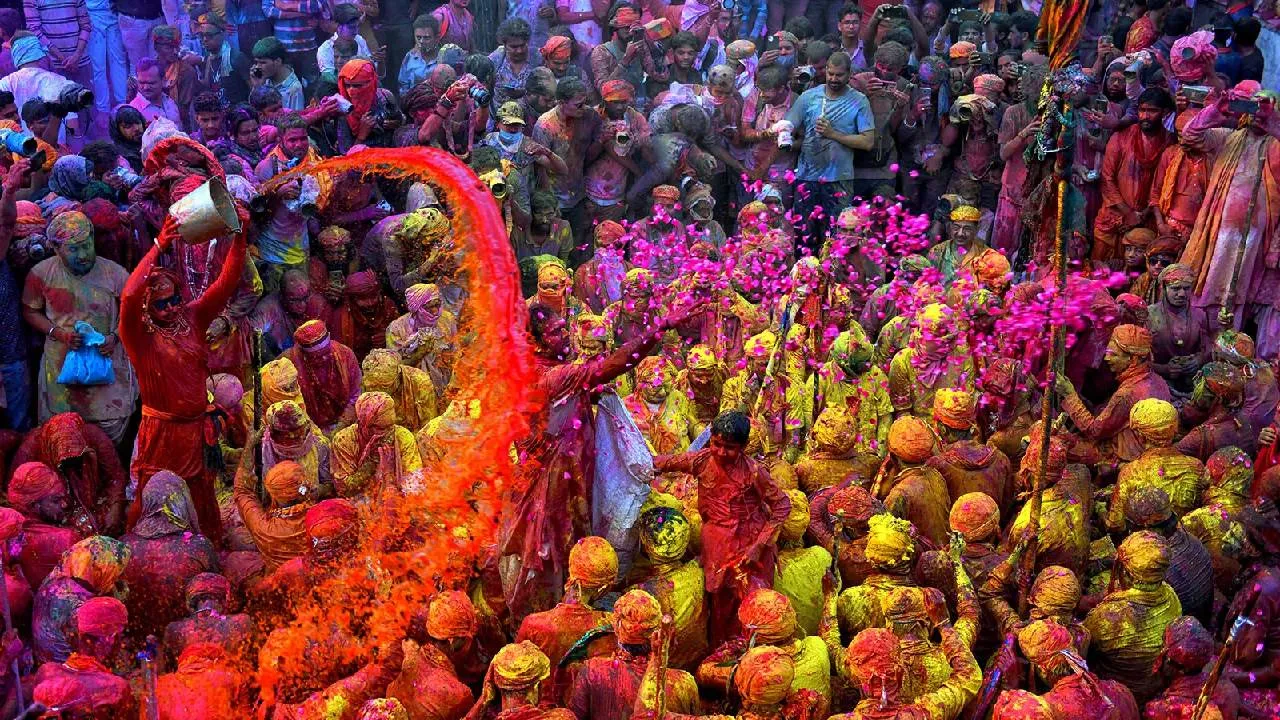 Holi 2025:  ಹೋಳಿ ಹಬ್ಬದ ಪೌರಾಣಿಕ ಹಿನ್ನೆಲೆ ಏನು...? ಹೋಲಿಕಾ ದಹನ ಯಾಕೆ ಮಾಡುತ್ತಾರೆ ಗೊತ್ತಾ..?