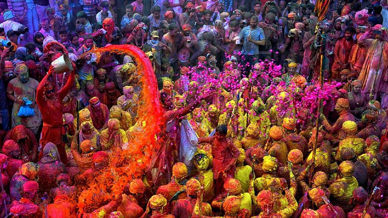 holi (1)