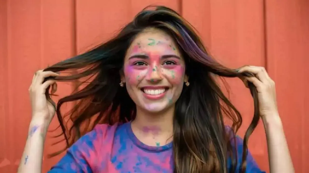 Holi Hair Care: ಹೋಳಿ ಆಚರಣೆ ವೇಳೆ ನಿಮ್ಮ ಕೂದಲನ್ನು ರಕ್ಷಿಸಿಕೊಳ್ಳುವುದು ಹೇಗೆ? ಇಲ್ಲಿದೆ ಟಿಪ್ಸ್‌