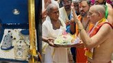 ಕೊಲ್ಲೂರು ಮೂಕಾಂಬಿಕೆಗೆ 4 ಕೋಟಿ ರೂ.ನ ವಜ್ರದ ಕಿರೀಟ ಅರ್ಪಿಸಿದ ಇಳಯರಾಜ