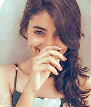 ಗುಳಿಗೆನ್ನೆಗೆ ಒಂದು ಹನಿ ನೀರು !