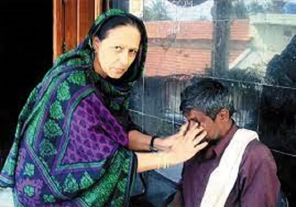 ಈ ಮಹಿಳೆ ಸ್ನೇಕ್‌ ಡಾಕ್ಟರ್‌