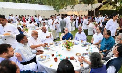ಚಹಾ ಕೂಟದ ಮೂಲಕ ರಾಹುಲ್ ಗಾಂಧಿ ಶಕ್ತಿ ಪ್ರದರ್ಶನ ?