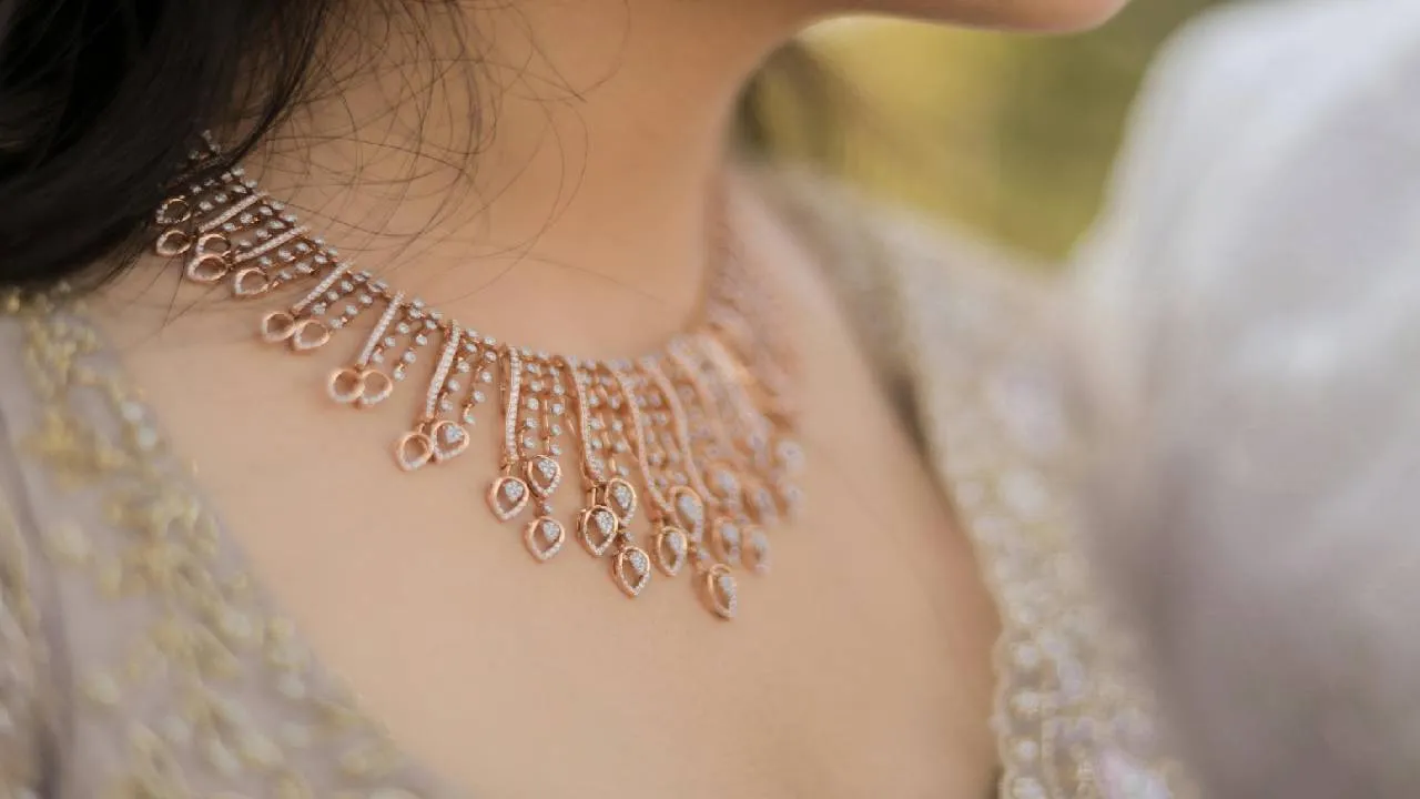 Akshaya Tritiya 2026: ಲಕ್ಷುರಿ ಜ್ಯುವೆಲರಿ ಫ್ಯಾಷನ್‌ಗೆ ಸೇರಿದ ಡೈಮಂಡ್ ಆಭರಣಗಳಿವು - Image 3