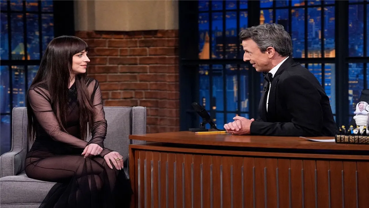 Dakota Johnson: ಟ್ರಾನ್ಸ್‌ಪರೆಂಟ್‌ ಬಟ್ಟೆ ಧರಿಸಿ ಪಡ್ಡೆ ಹುಡುಗರ ಟೆಂಪರೇಚರ್‌ ಹೆಚ್ಚಿಸಿದ ಸ್ಟಾರ್‌ ನಟಿ- ಫೋಟೋಗಳು ಇಲ್ಲಿವೆ - Image 7