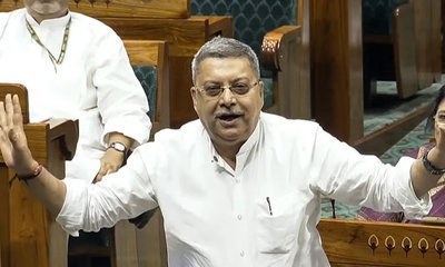 ಟಿಎಂಸಿ ಸಂಸದ ಕಲ್ಯಾಣ್ ಬ್ಯಾನರ್ಜಿ ಲೋಕಸಭೆಯಿಂದ ಅಮಾನತು