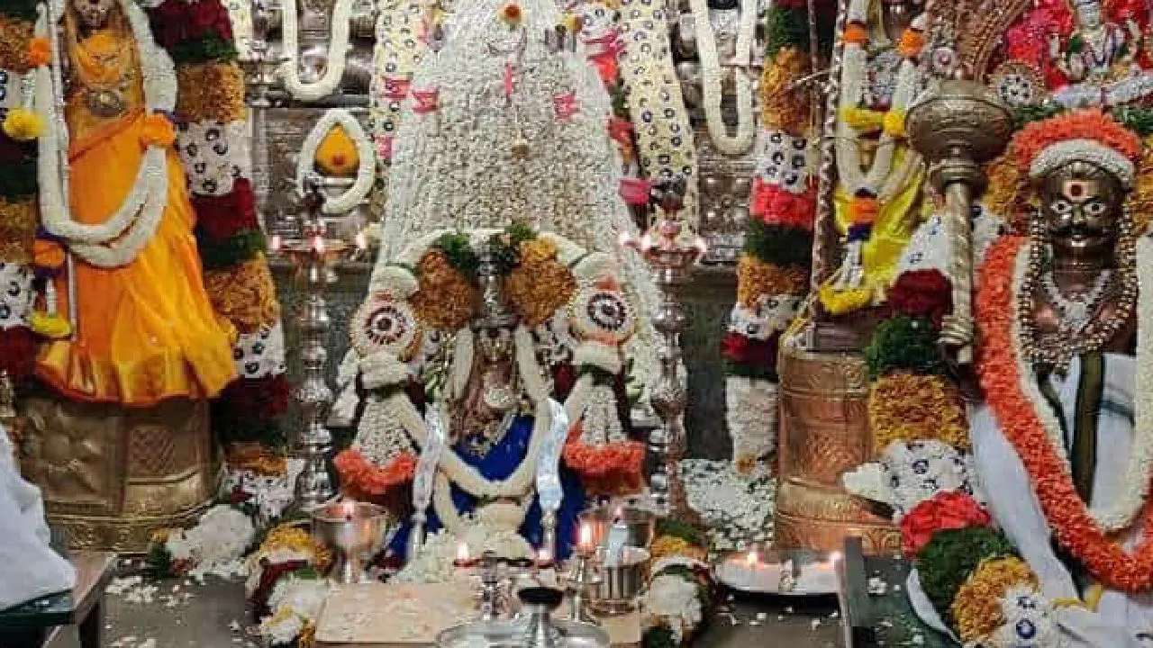 Bengaluru Karaga 2025: ಐತಿಹಾಸಿಕ ಬೆಂಗಳೂರು ಕರಗ ಶಕ್ತ್ಯೋತ್ಸವ ಮೆರವಣಿಗೆಯ ಝಲಕ್‌ ಹೇಗಿತ್ತು ಗೊತ್ತಾ? ಫೋಟೋಗಳು ಇಲ್ಲಿವೆ - Image 4