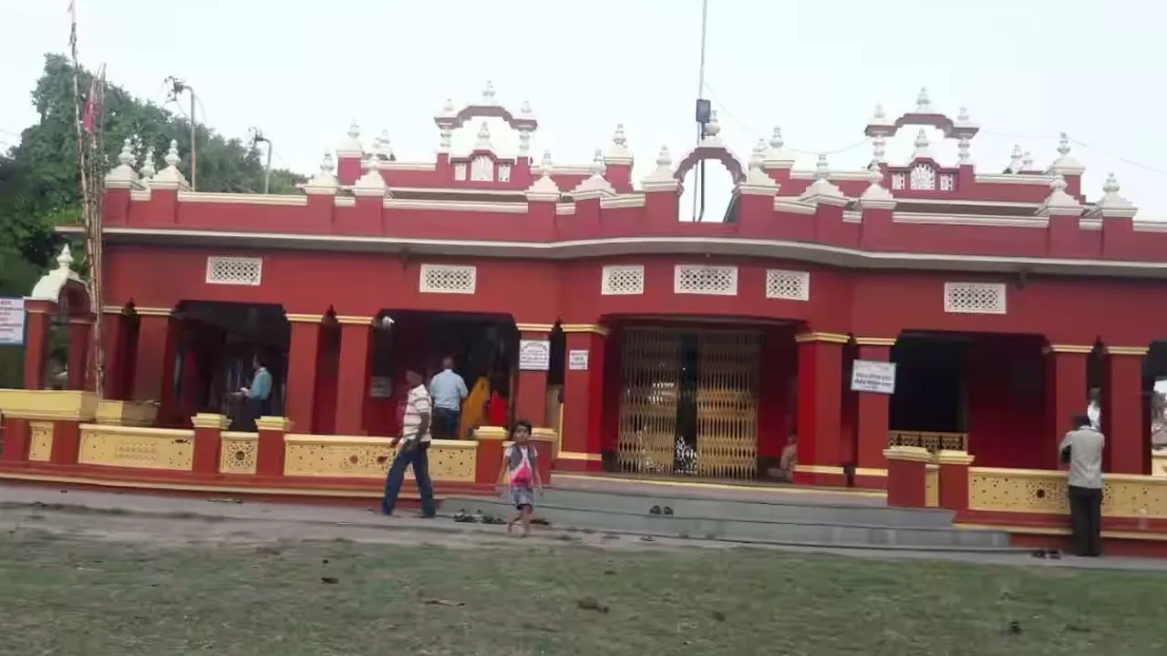 ಶಬರಿಮಲೆಗೆ ಮಹಿಳೆಯರಿಗೆ ನಿಷೇಧವಾದ್ರೆ ಈ ದೇವಾಲಯಗಳಿಗೆ ಪುರುಷರು ಪ್ರವೇಶಿಸುವಂತಿಲ್ಲ; ಇಲ್ಲಿದೆ ದೇಶದ ವಿಶಿಷ್ಟ ದೇವಸ್ಥಾನಗಳ ವಿವರ - Image 7