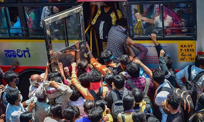 ದಸರಾ ದುಬಾರಿ: ಕೆಎಸ್‌ಆರ್‌ಟಿಸಿ ಬಸ್‌ ಟಿಕೆಟ್‌ ದರ ಹೆಚ್ಚಳ, ಖಾಸಗಿಯೂ ಏರಿಕೆ