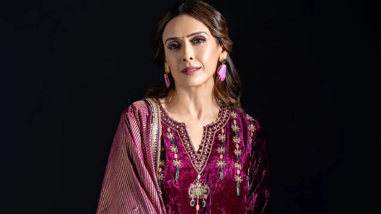 Season Fashion 2026: ಜರ್ದೋಸಿ ವಿನ್ಯಾಸದಲ್ಲಿ ಮರಳಿದ ವೆಲ್ವೆಟ್‌ ಕುರ್ತಾ ಸೂಟ್‌ - Image 2