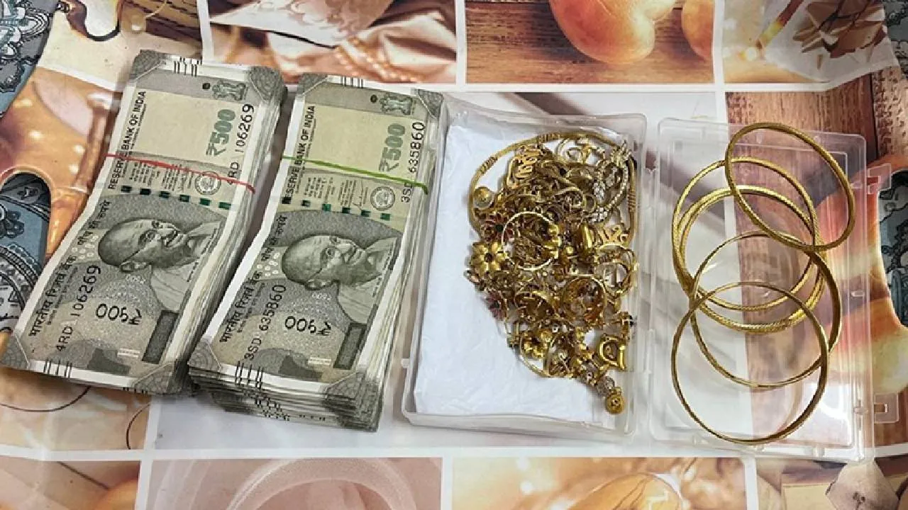 Lokayukta Raid: ಮೈಸೂರಿನಲ್ಲಿ 7 ಕಡೆ ಲೋಕಾಯುಕ್ತ ದಾಳಿ, ಲಕ್ಷಾಂತರ ಹಣ ಪತ್ತೆ