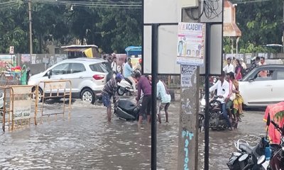 ಬಾಗೇಪಲ್ಲಿ ಪಟ್ಟಣದಲ್ಲಿ ಭಾರಿ ಮಳೆ ಅವಾಂತರ ಜನಜೀವನ ಅಸ್ತವ್ಯಸ್ತ