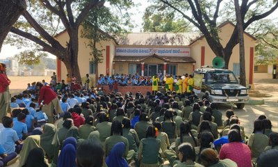 ಬೀದಿ ನಾಟಕದ ಮೂಲಕ ಗ್ಯಾರಂಟಿ ಯೋಜನೆಗಳ ಪ್ರಚಾರ