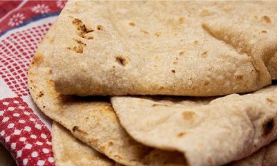 ಡಾಬಾದಲ್ಲಿ ರೊಟ್ಟಿ ತಯಾರಿಸುವಾಗ ಈತ ಮಾಡಿದ್ದೇನು?