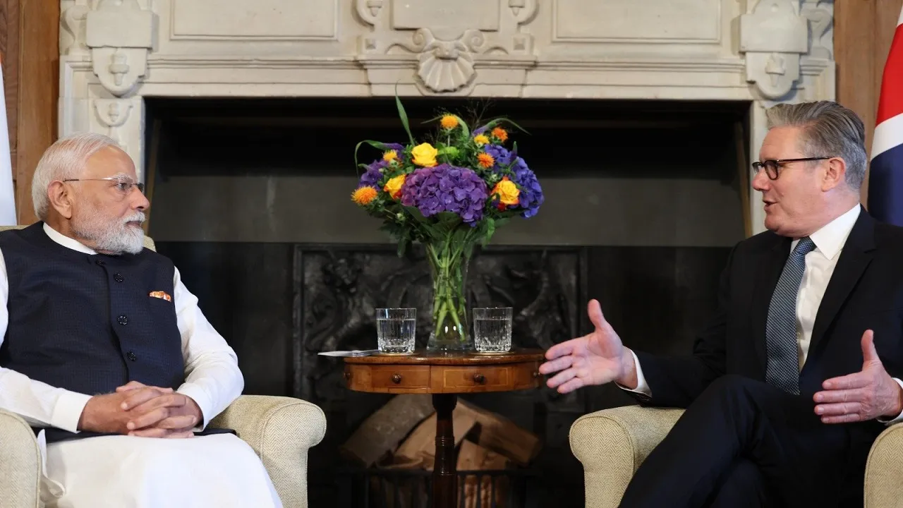 PM Modi: ಪ್ರಧಾನಿ ಮೋದಿಗೆ ಭಾರತೀಯ ಸಮುದಾಯದಿಂದ ಲಂಡನ್‌ನಲ್ಲಿ ಭವ್ಯ ಸ್ವಾಗತ - Image 6