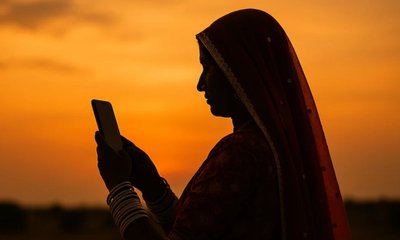 ಮಹಿಳೆಯರಿಗೆ ಇಲ್ಲಿ ಸ್ಮಾರ್ಟ್‌ಫೋನ್ ನಿಷೇಧ