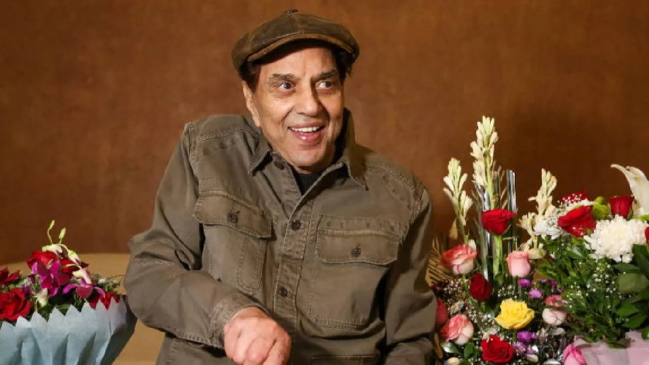 Actor Dharmendra: ಬಾಲಿವುಡ್ ʻಹೀ ಮ್ಯಾನ್‌ʼ ಸಿನಿ ಜರ್ನಿ ಹೇಗಿತ್ತು ಗೊತ್ತಾ? ಇಲ್ಲಿದೆ ಡಿಟೇಲ್ಸ್‌ - Image 4